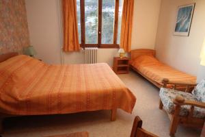 B&B / Chambres d'hotes Le Vieux Chalet : Chambre Double Deluxe (2 Adultes + 1 Enfant)