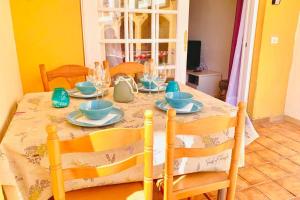 NEW Apartamento Caleta,Relax, Pool, Terrace, Wifi