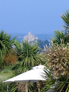 Ednovean Farm, Ednovean Lane, Perranuthnoe Nr Penzance Cornwall, Penzance, TR20 9LZ, England.