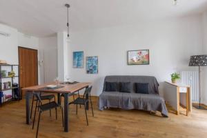 GuestHost - City Life & MiCo Cosy and Functional Apartment