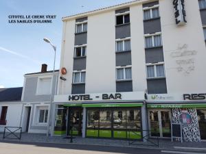 Hotels Cit'Hotel Le Chene Vert : photos des chambres