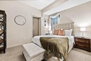 Two-Bedroom Apartment room in Fresh Decor - 2BR Getaway - Walk to Sloan's Lake