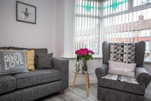 Keithlands House 4 Bedrooms Workstays UK Video Tour Available