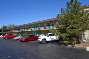 Cascades Inn