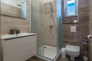 Apartments by the sea Simuni, Pag - 18386