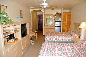 Standard Double Room with Two Double Beds room in The West Inn Kauai