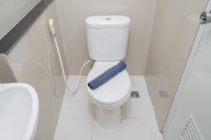 Fully Furnished Studio with Comfort Design Majestic Point Serpong Apartment By Travelio