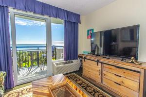 Apartment room in Beautifully Decorated Boardwalk Resort Unit 236 Direct Oceanfront Sleeps 8