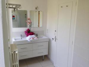 Appartements Superbe Villa Piscine, Climatisation, 5 Min a pied du Centre : photos des chambres