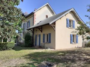 Maisons de vacances Le Gite de l Andarge : Maison 4 Chambres