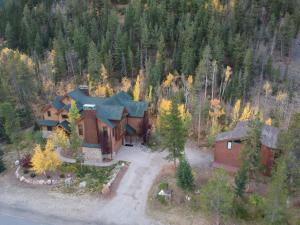 Eight-Bedroom House room in Keystone Gulch Retreat home