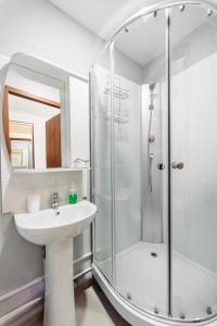 Standard Double or Twin Room with Balcony room in Simple Bon Voyage Hotel
