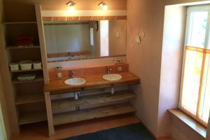 Maisons de vacances Gite Chateau de Montboulon 4* Spa+piscine 14pers. : photos des chambres