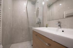 Deluxe Apartment room in MBM - Marais