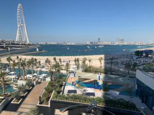 LHG ADDRESS BEACH Unlimited access to SKYPOOL and BEACH facilities