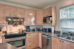 Instant Suites Luxury 3 BR Cabin with Breathtaking Views