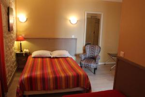 Hotels Logis Auberge de la Tour : photos des chambres