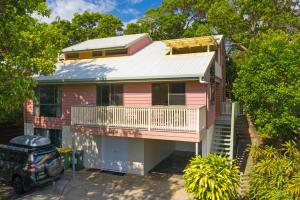 Straddie House