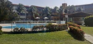 Ap por temporada com 2 quartos e uma suíte , excelente área de lazer, Praia do Futuro, condomínio Cartier-Fortaleza