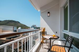 Phòng có giường cỡ King nhìn ra cảnh núi non (King Room with Mountain View)