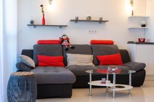 Apartment Crystal Aura