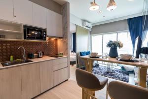 Veranda Pattaya Luxury Design Balcony with seaview