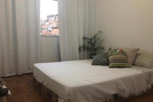 Iluminado Apartamento em Ipanema c wi fi, a pé p Praia