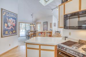 Klamath 24 - Meredith Lodging