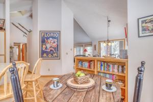 Klamath 24 - Meredith Lodging