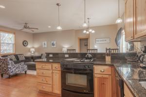 By The Sea-Seaside - Meredith Lodging
