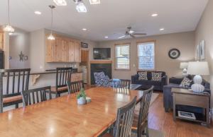 By The Sea-Seaside - Meredith Lodging