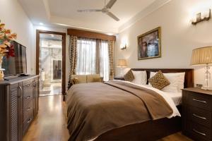 Ishatvam-4 BHK Private Serviced apartment with Terrace, Anand Niketan, South Delhi