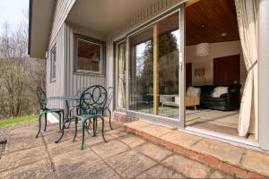 Fisher Lodge sleeps up to 2