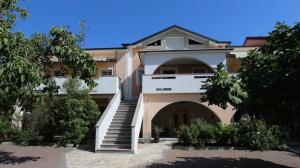 Apartments Kirinčić