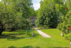 Chateau De Roussan photo 6