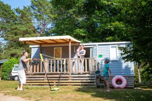 Campings Camping du Lac : photos des chambres