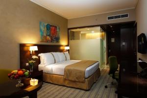Holiday Inn Meydan, an IHG Hotel - image 1