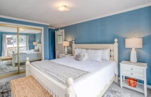Manzanita Charm MCA 125 - Meredith Lodging