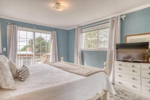 Manzanita Charm MCA 125 - Meredith Lodging