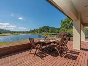 The Lakes - Pauanui Holiday Home - 泰晤士
