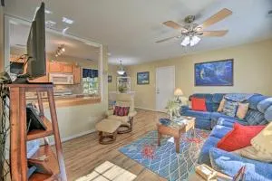 Beaufort Pad with Patio 3 Blocks to Waterfront! - Steep Pines Fork