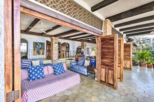 Mid-Century Modern Condo with Patio and Ocean Views!