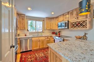 Spacious Village of Loon Home Less Than 1 Mi to Ski Slopes