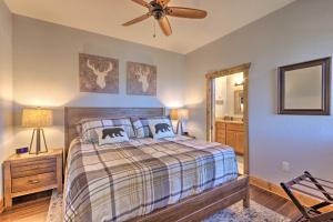 Pet-Friendly Cabin with Mtn Views in Chinquapin!