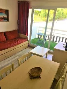 Skis aux pieds station 1600 Sun Vallée - 拉尔让蒂埃拉贝塞埃