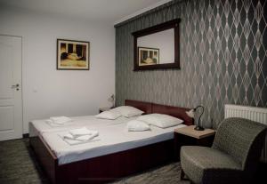 Standard Twin Room room in Carnival City Hotel Oradea