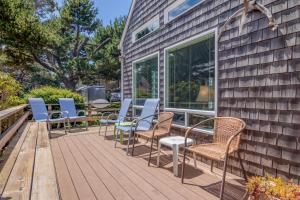 Kamis Beach House - Meredith Lodging