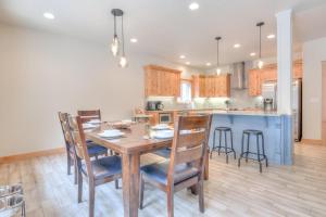 Serenity Shores - Meredith Lodging