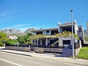 Apartment Ika - 马斯莱尼察