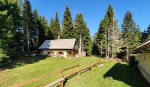 MOUNTAIN ECO CHALET KONJSKA DOLINA on 1400 m asl -near Pokljuka 